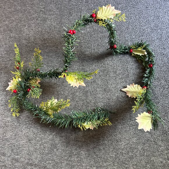 Vintage Christmas Plastic Green Leaf Holly Poinsette Garland 48" Each Length - Picture 1 of 8